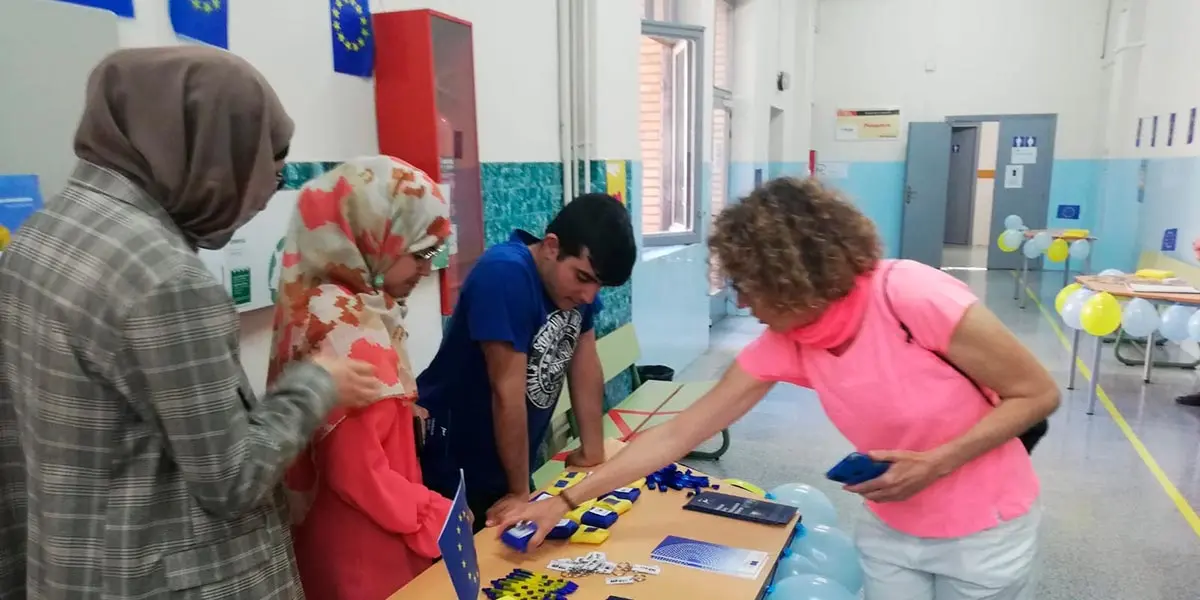 Alumnos de la ETI en las Jornadas Europeas, charla de la eurodiputada Idoia Villanueva