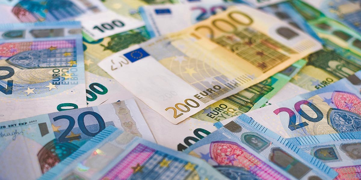 dinero euros billetes efectivo cash