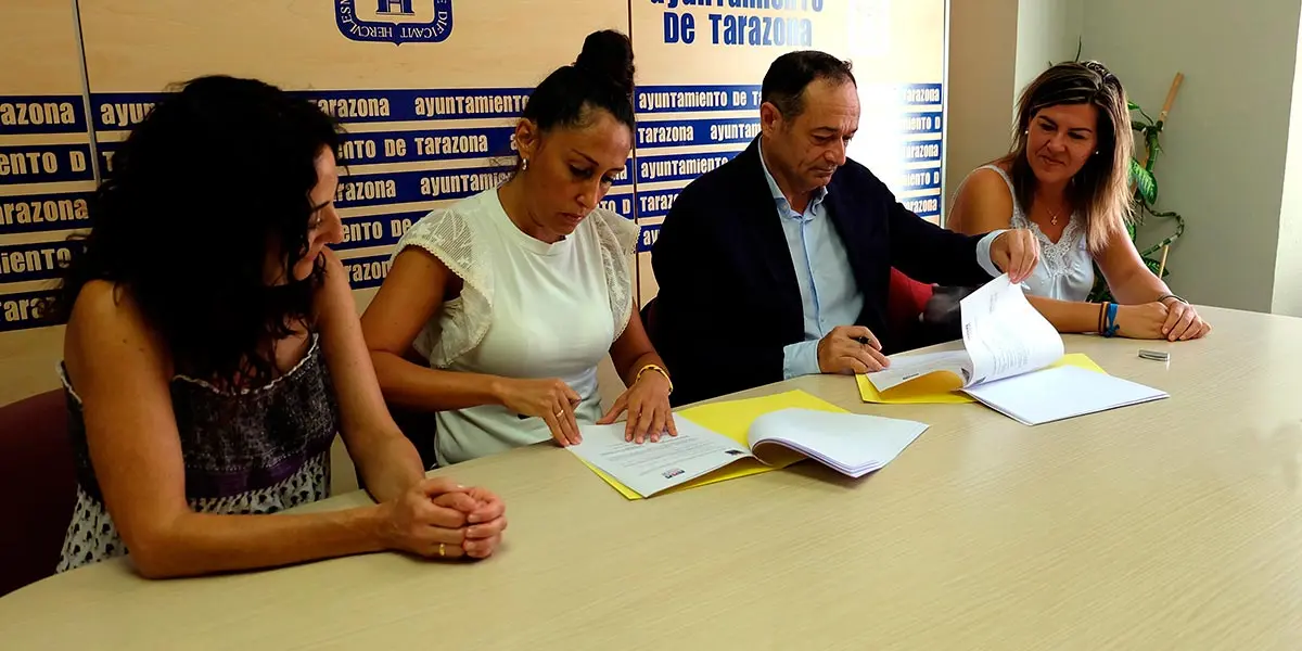 Firma ACT y Auntamiento Tarazona