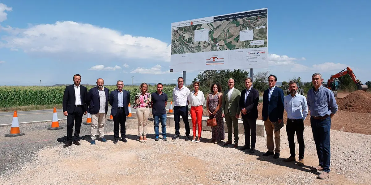 La Presidenta Chivite y resto de autoridades en el inicio de las obras de la carretera que une Caparroso, Rada y M&eacute;lida