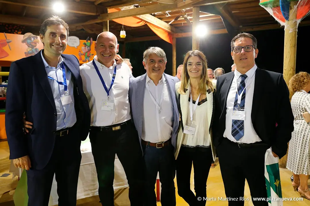 Ricardo Go&ntilde;i (Caja Rural), Vicente Cord&oacute;n (GIMA), Gabriel Mar&iacute;n (MECTU), Nerea Juaristi (ARPA A&C) y Javier Mart&oacute;n (Pavimentos de Tudela)