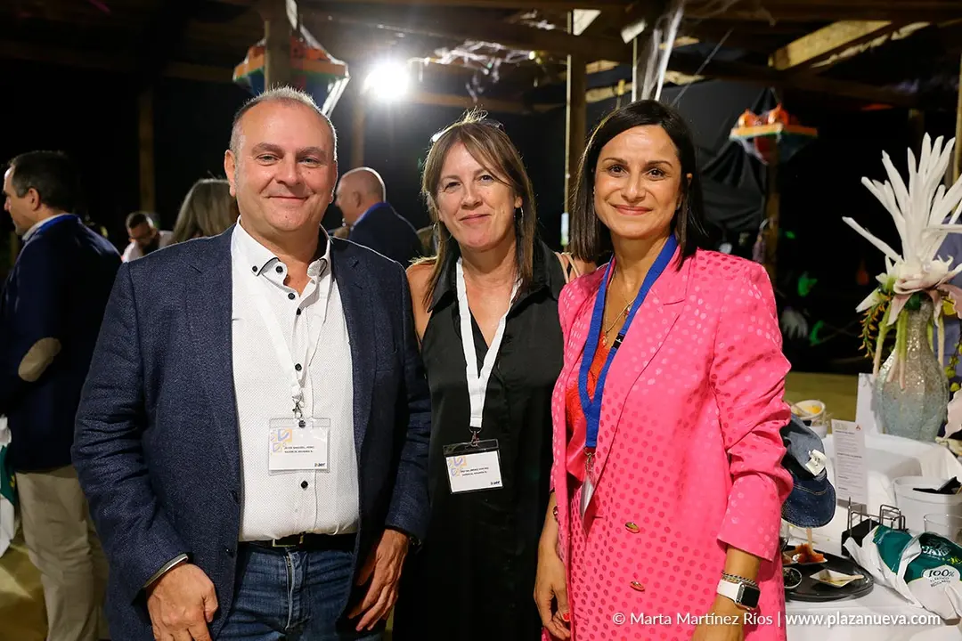 Javier Sang&uuml;esa (NASERCAL), Cristina Jim&eacute;nez (NASERCAL), Raquel Garbayo (Parlamentaria de UPN)