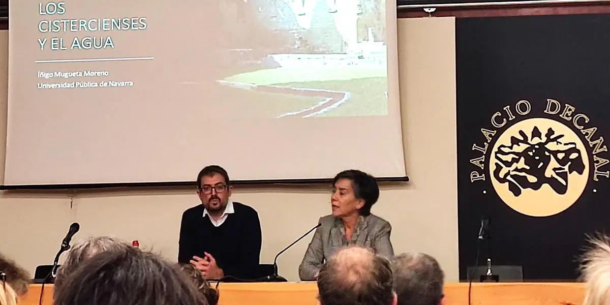 &Iacute;&ntilde;igo Mugueta junto a Elo&iacute;sa Ram&iacute;rez, Catedr&aacute;tica en la UPNA