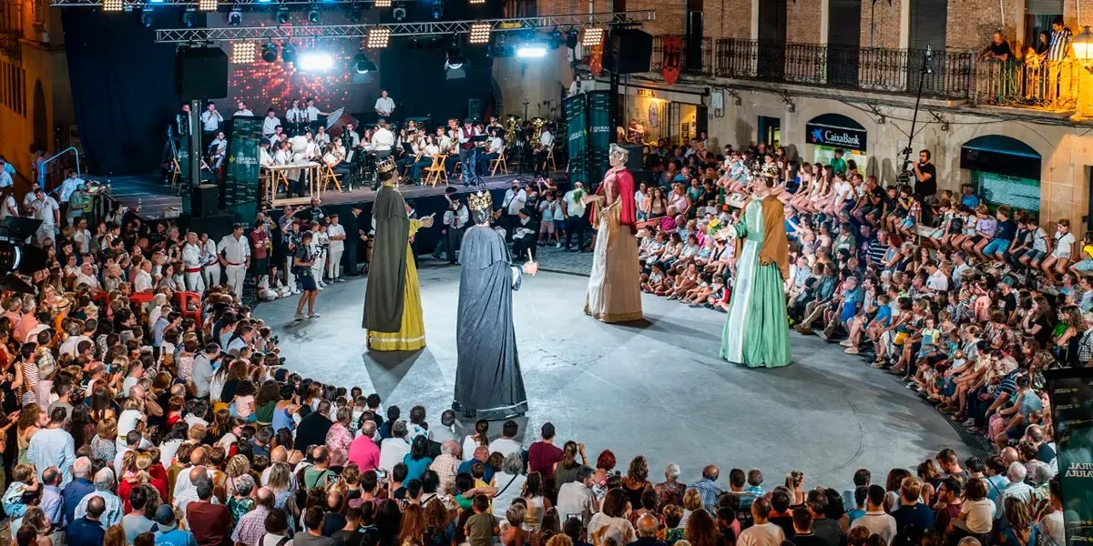 Olite comparsa gigantes 2022 1