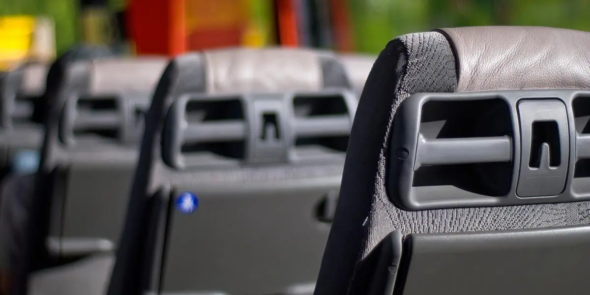 Autob&uacute;s autobuses
