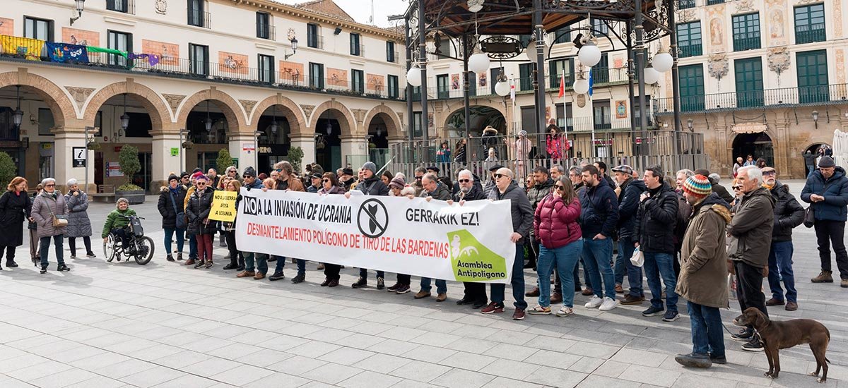 Personas que acudieron este pasado sábado a la concentración en Tudela convocada por la Asamblea Antipolígono
