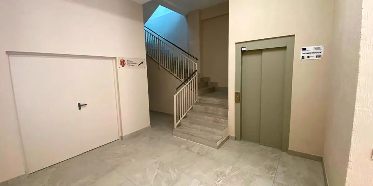 Azagra ascensor biblioteca 2