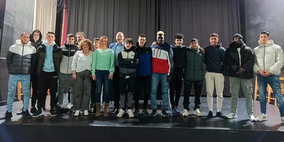 Taller formativo de construcci&oacute;n para j&oacute;venes