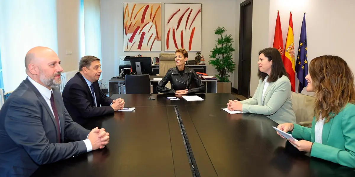 Un momento de la reuni&oacute;n con representantes de UCAN