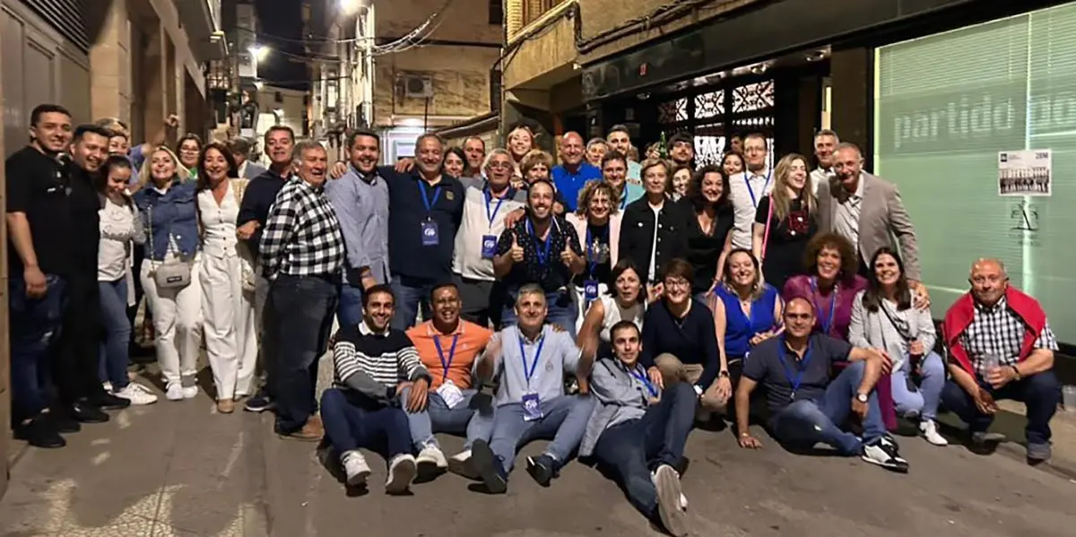 El equipo del PP en Alfaro tras conocer el resultado de las elecciones