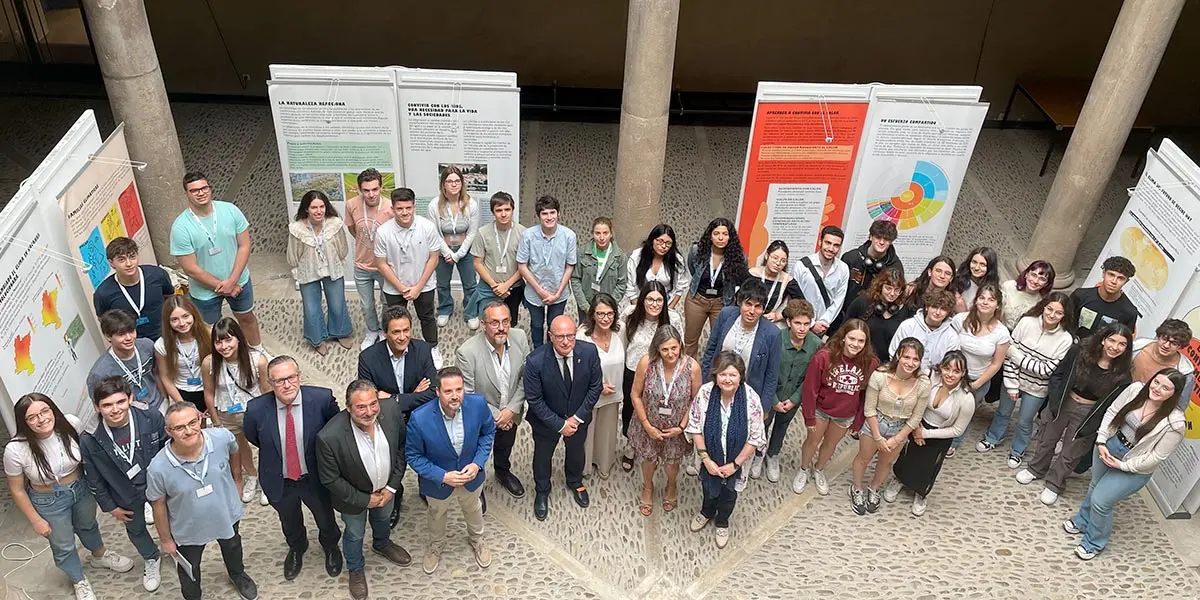 UNED URANIA 2023 4