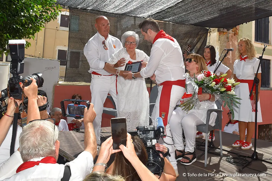 FIESTAS2023_27_ABUELA (9)