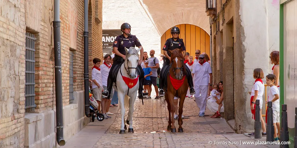 Polic&iacute;a Nacional fiestas caballo