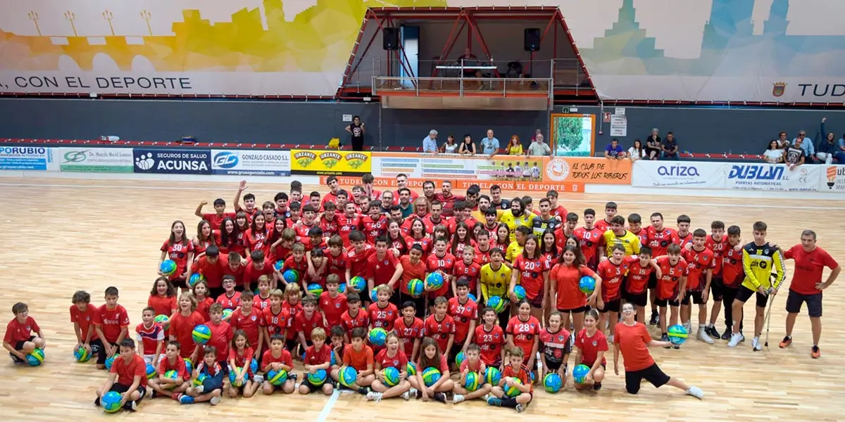 Tudela Balonmano Bardenas presentaci&oacute;n foto de familia