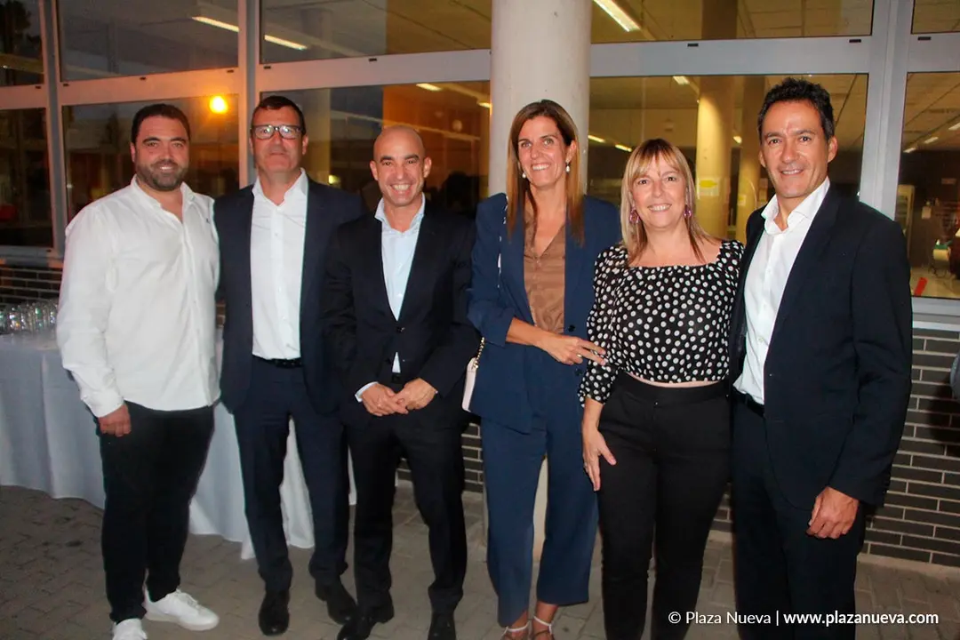 Javier Gil (Obra P&uacute;blica La Ribera), Miguel &Aacute;ngel Garc&iacute;a (CaixaBank Empresas), Alonso Santana (CaixaBank Caja Privada), Esther P&eacute;rez (CaixaBank), Beatriz Elcuaz (CaixaBank) y Agust&iacute;n Sola (CaixaBank Banca Privada)