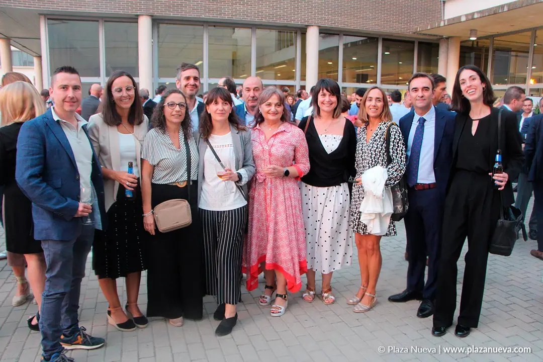 Gustavo Bolillos, Mar&iacute;a Jes&uacute;s Garc&iacute;a, Teresa Fern&aacute;ndez, Sara P&eacute;rez, Eva Sang&uuml;esa, Yohana Elvira, Rafael Arellano, Salvador Mateo, Bela Sa&eacute;nz, Santiago Sala y Mireia Rib&eacute; (Grupo Apex)