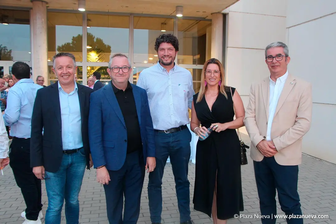 Fran Com&iacute;n (Bed4U Hotels), Jes&uacute;s Berisa (Events Hotels), Guillermo Garc&iacute;a (Electrodom&eacute;sticos JATA) y Patricia Resa (Hotel Villa de Castej&oacute;n) y Ra&uacute;l Casanova (Events Hotels)