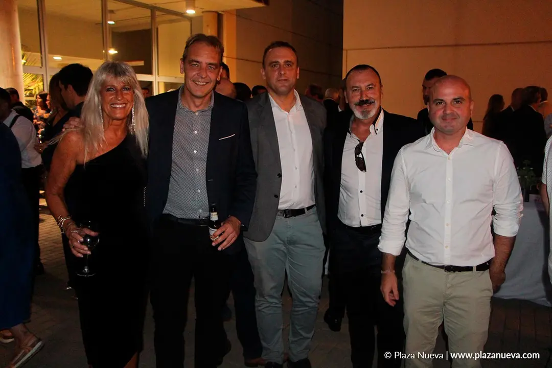 Ana Ust&aacute;rroz (Corredur&iacute;a Ust&aacute;rroz Seguros), Iker Serrano (SINASE), &Iacute;&ntilde;igo Serrano (SINASE), Carlos Tabuenca (Corredur&iacute;a Ust&aacute;rroz Seguros) y David Lafuente (Automatizaciones Lamuce)