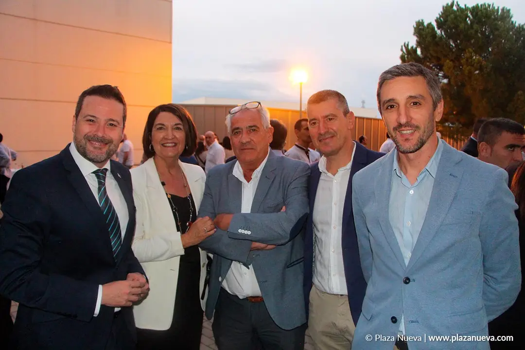 Alejandro Toquero (Alcalde de Tudela), Dolores Garijo (Agenor Mantenimientos), Jes&uacute;s Santos (Secretario General de UGT), Eusebio S&aacute;ez (Presidente de la Comisi&oacute;n Ejecutiva de Consorcio EDER) y Sergio Villava (Gerente de Consorcio EDER)