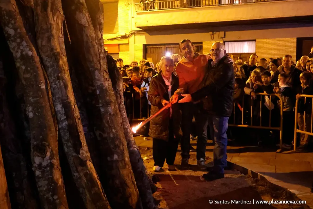 Encendido de la hoguera 13