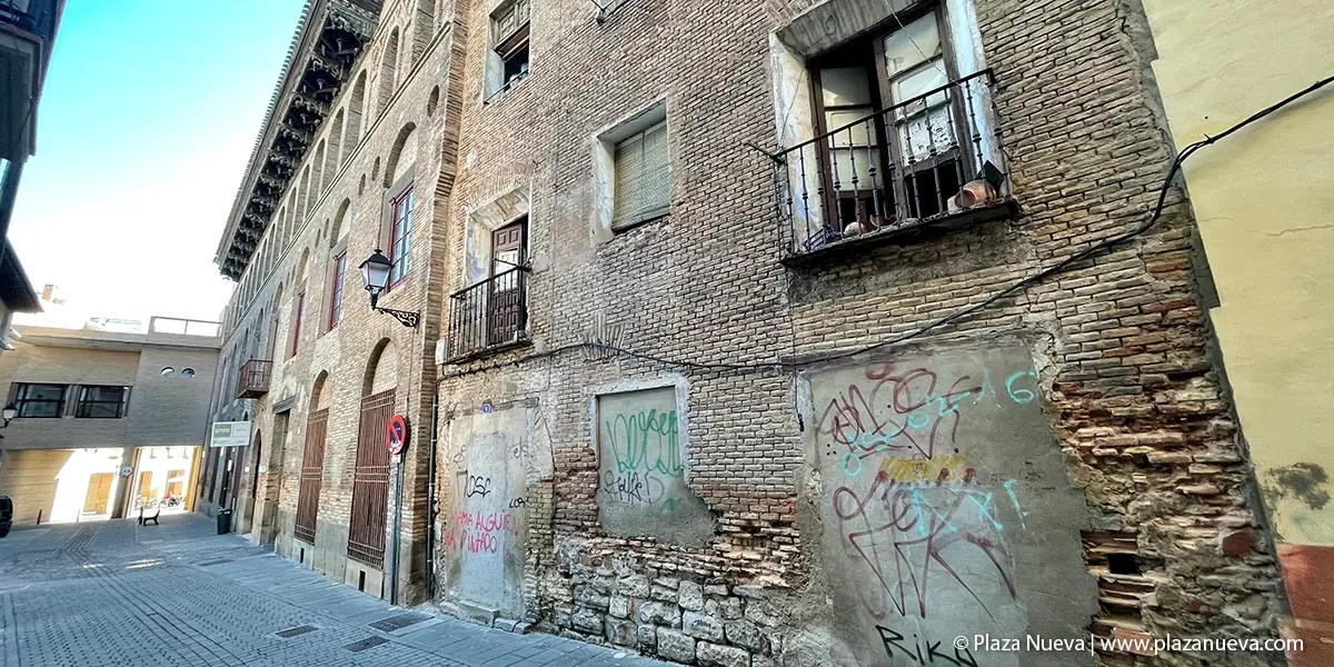 Calle Magall&oacute;n de Tudela, junto a la UNED