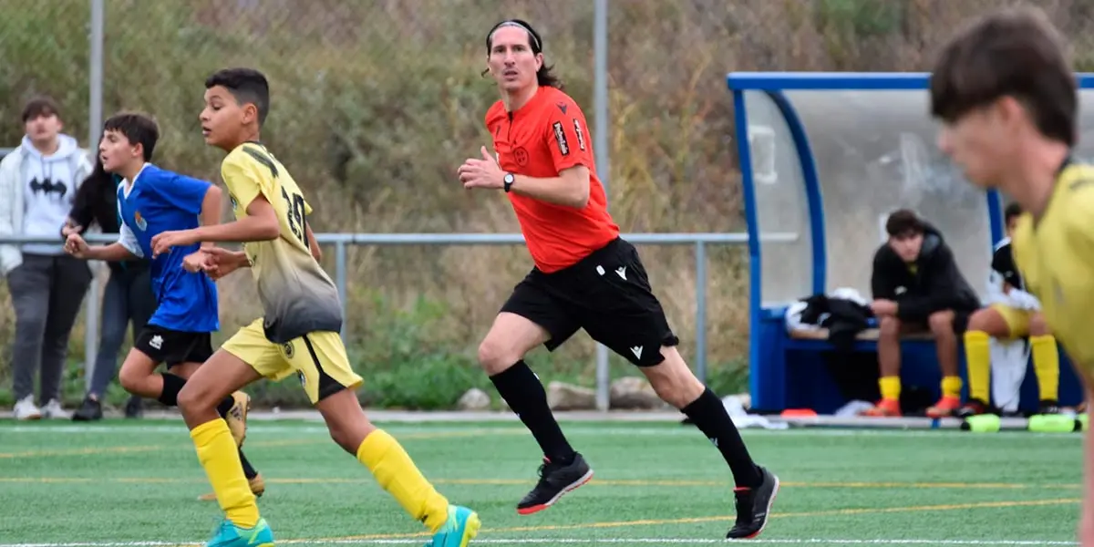 Debut de Iv&aacute;n Garc&iacute;a como &aacute;rbitro 3