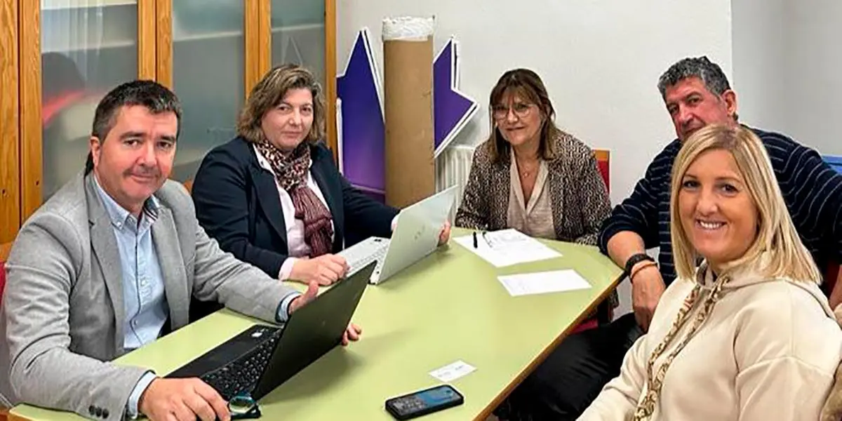 Este convenio entre el Ayuntamiento de Cadreita y AER representa un paso significativo hacia la consolidaci&oacute;n y expansi&oacute;n del tejido empresarial local