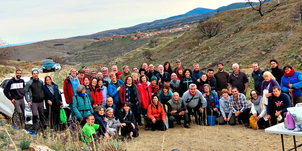 Los voluntarios sembraron miles de bellotas de encina, roble y coscoja