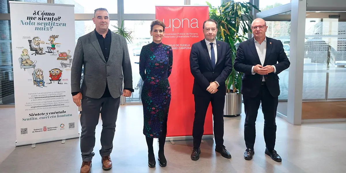 Rafael Loscos, presidente de AER; Mar&iacute;a Chivite, Presidenta de Navarra; Ram&oacute;n Gonzalo, rector de la UPNA; y Carlos Gimeno, consejero de Educaci&oacute;n