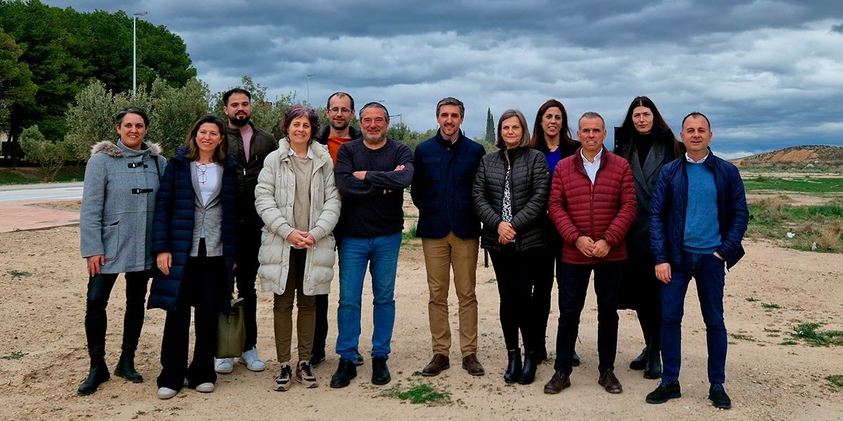 La consejera Esnaola, junto a con representantes políticos y técnicos implicados en el impulso de acciones de turismo sostenible en la Ribera con fondos europeos