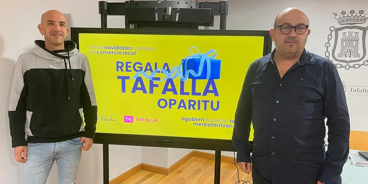 De izquierda a derecha: Ion Kepa Soltxaga Romeo, T&eacute;cnico Municipal y del Consorcio de la Zona Media y Carlos Montoya I&ntilde;urrieta, Concejal de Comercio y Turismo de Tafalla