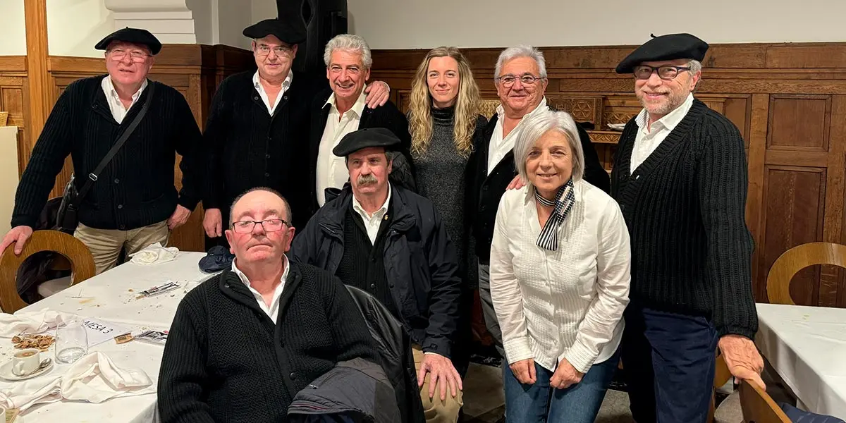 Cena de la El&aacute;stica homenajea a Blanzako