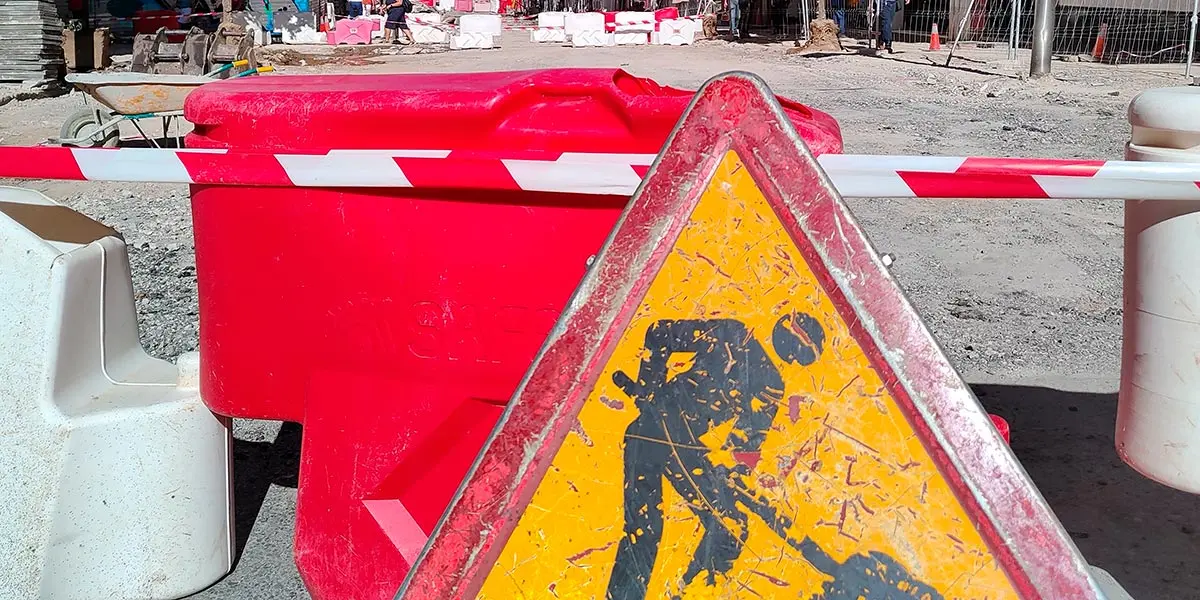 zona de obras construcci&oacute;n se&ntilde;al