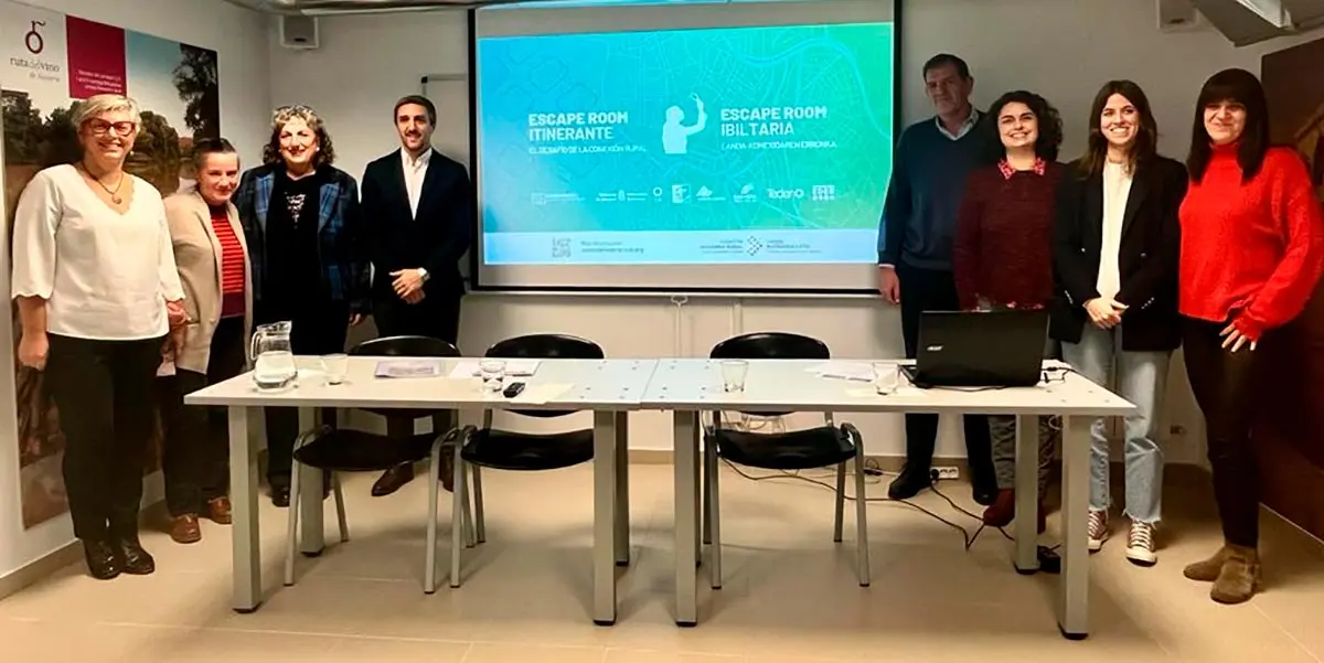 Representantes de los cuatro grupos de acci&oacute;n local de Navarra tras la presentaci&oacute;n