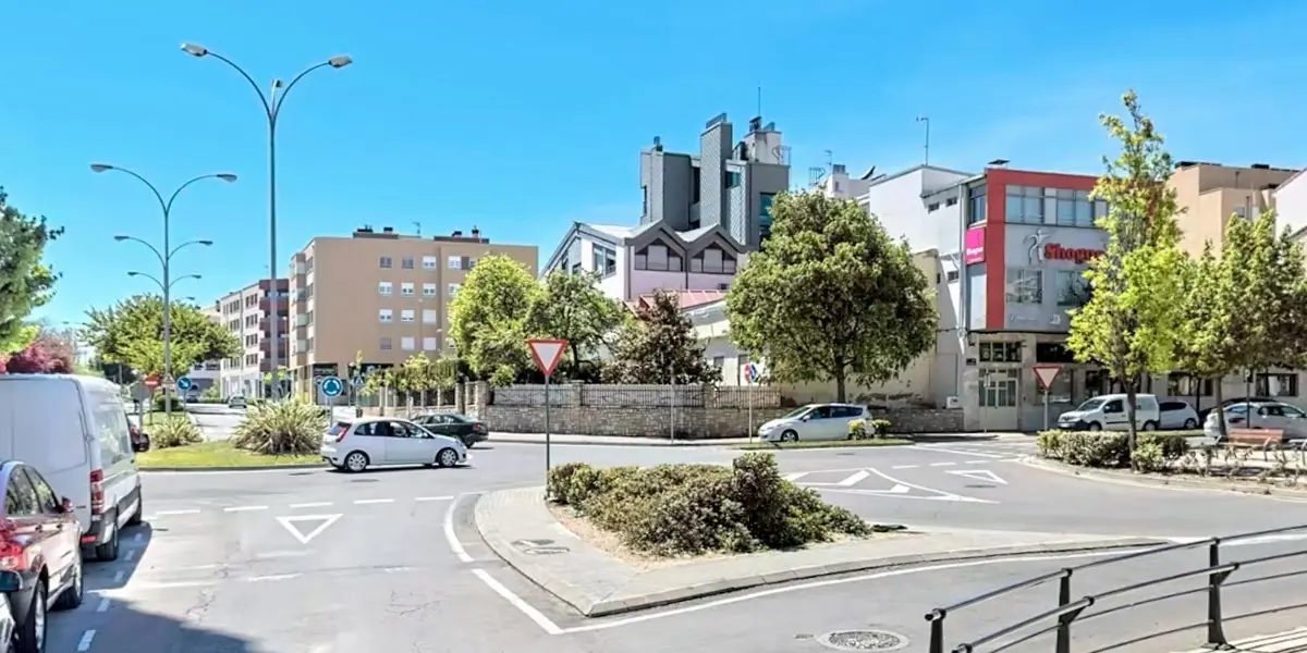 Confluencia de la calle Griseras con Fuente Can&oacute;nigos