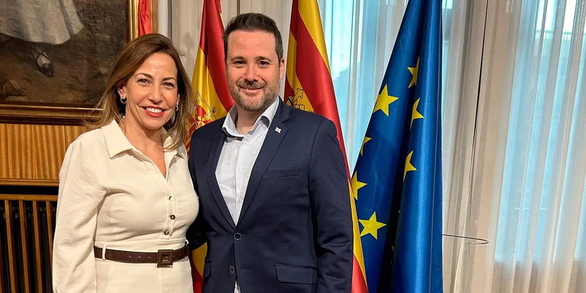La alcaldesa de Zaragoza, Natalia Chueca, junto al alcalde de Tudela, Alejandro Toquero