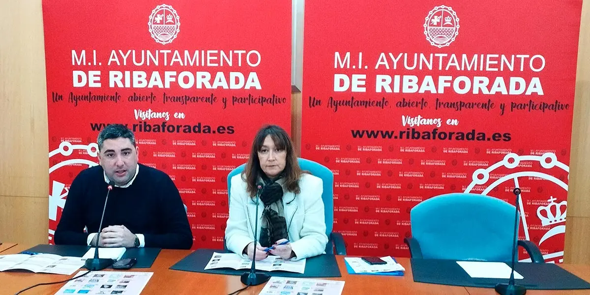 El alcalde de Ribaforada Tirso Calvo y la concejal de cultura Noem&iacute; Hern&aacute;ndez