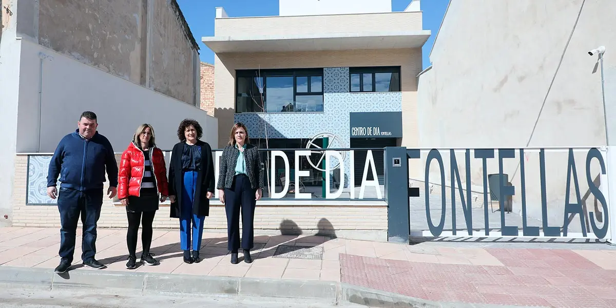La consejera Maeztu ha visitado el nuevo centro de d&iacute;a de Fontellas