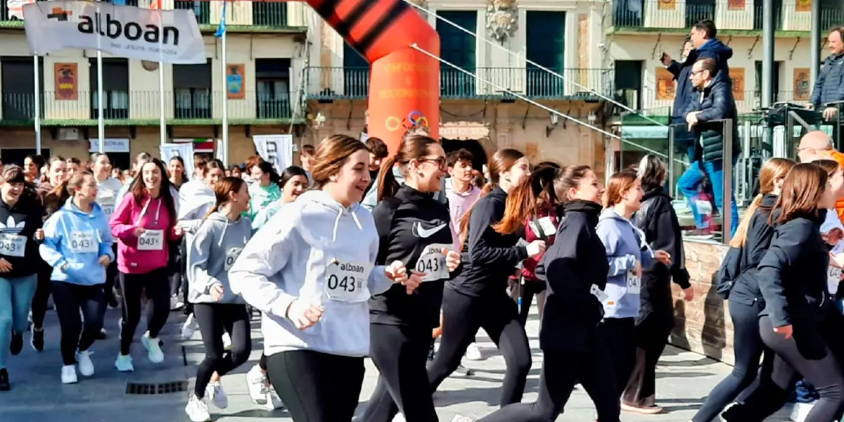 Se vivi&oacute; un inmejorable ambiente en la doble prueba  carrera y caminata 