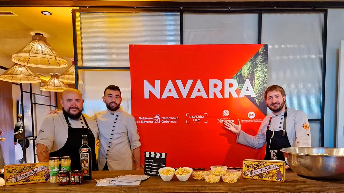 Navarra tuvo presencia con la instalaci&oacute;n de un stand de productos Navarros, atendido por I&ntilde;aki Andradas y Luken Vigo, responsables del Restaurante Baserriberri