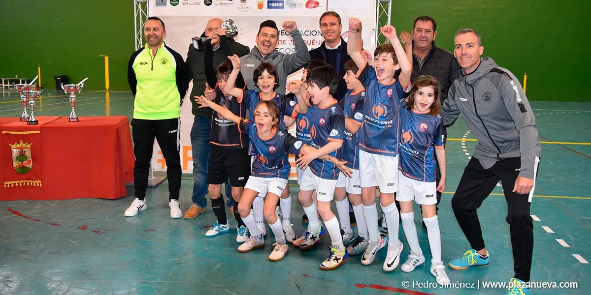 Equipo del GCH Garbayo Chivite Cintru&eacute;nigo FS subcampe&oacute;n en categoria benjam&iacute;n