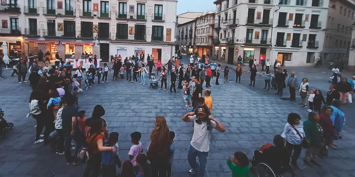 S&iacute;mbolo de la Paz en la plaza de los Fueros