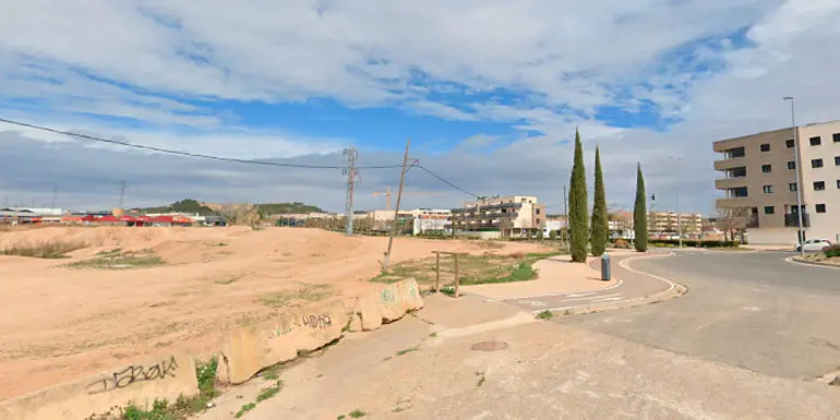 Se retirar&aacute;n los restos de excavaciones, se nivelar&aacute;, explanar&aacute; y compactar&aacute;