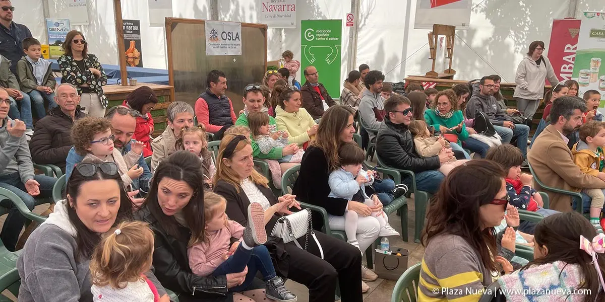 Cuenta cuentos en la Carpa 2