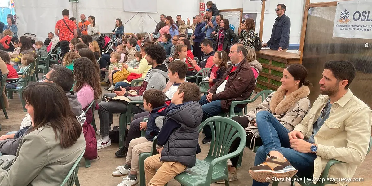 Cuenta cuentos en la Carpa 5