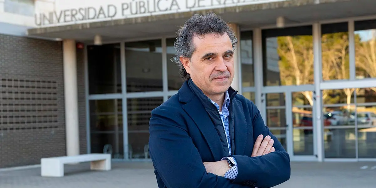 El profesor e investigador Santiago S&aacute;nchez Alegr&iacute;a, fotografiado en el campus de Tudela de la UPNA