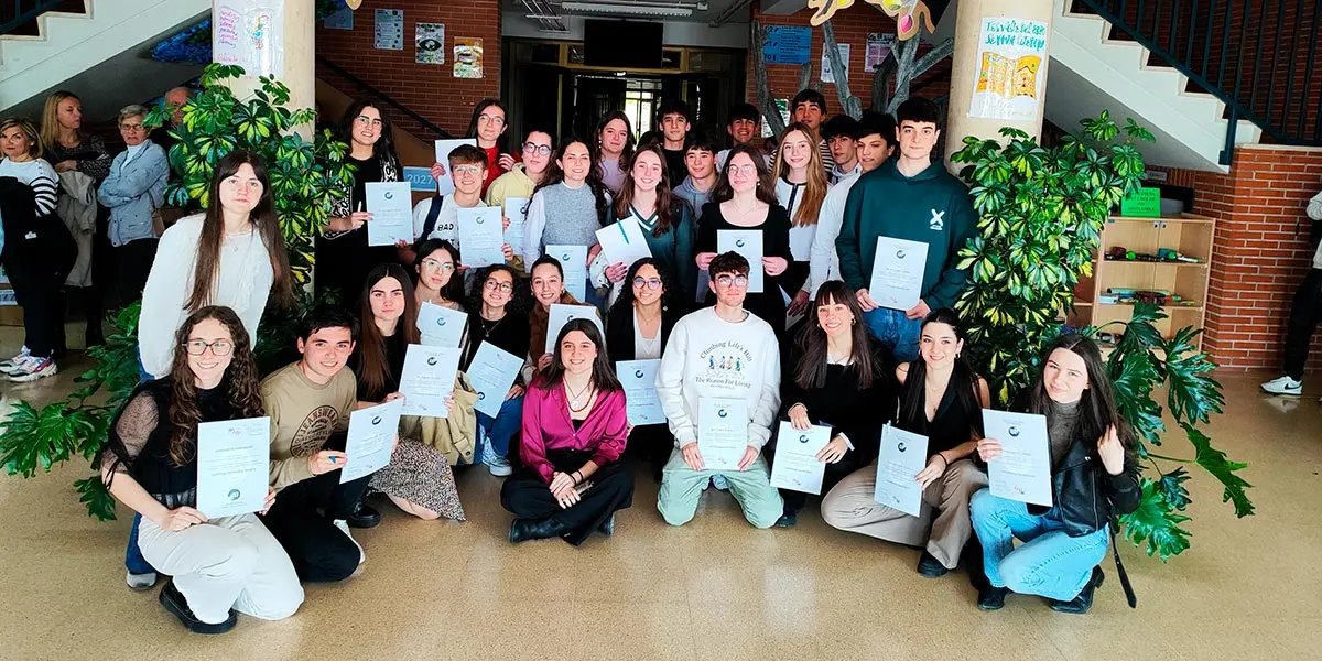 El IES Valle del Ebro celebra la culminaci&oacute;n del Bachillerato de Investigaci&oacute;n Bi+ con una ceremonia que reconoce el esfuerzo y talento de sus estudiantes