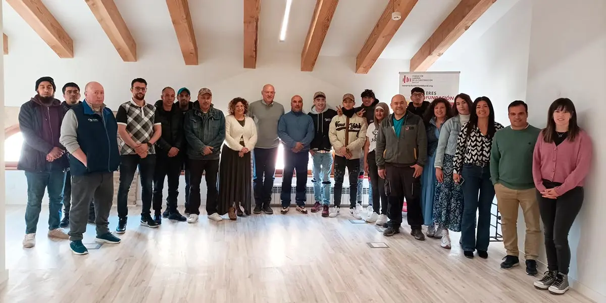 Participantes y organizadores del Taller de Formaci&oacute;n y Empleo de la FLC de Navarra en Villafranca