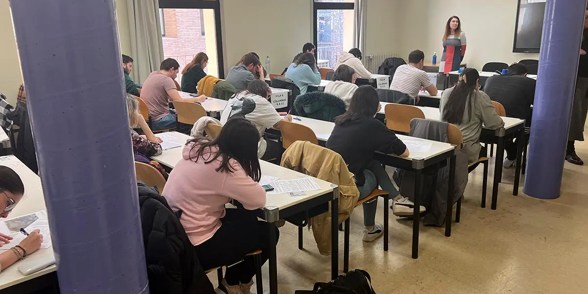 Ex&aacute;menes en la UNED de Tudela