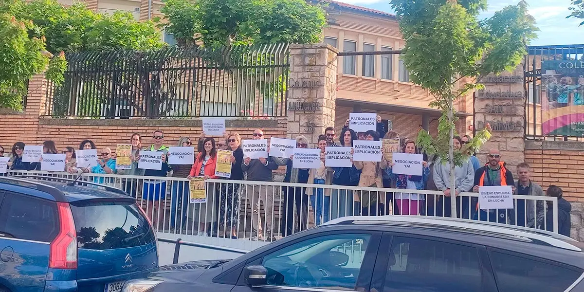 Los trabajadores de la Anunciata FESD se movilizaron la semana pasada en busca de una negociaci&oacute;n real del convenio de la escuela concertada